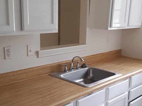 2nd image of 484 Lancaster Creek Dr