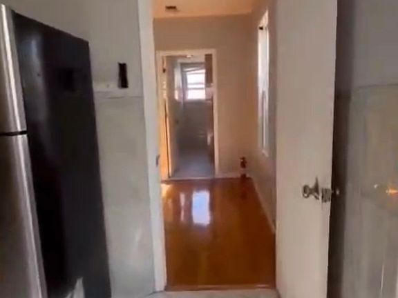 3rd image of 249 Inslee Pl APT 2R