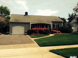 12 Huron Ave, Massapequa, NY 11758