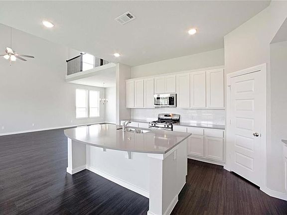 4th image of 1676 Frankford Dr