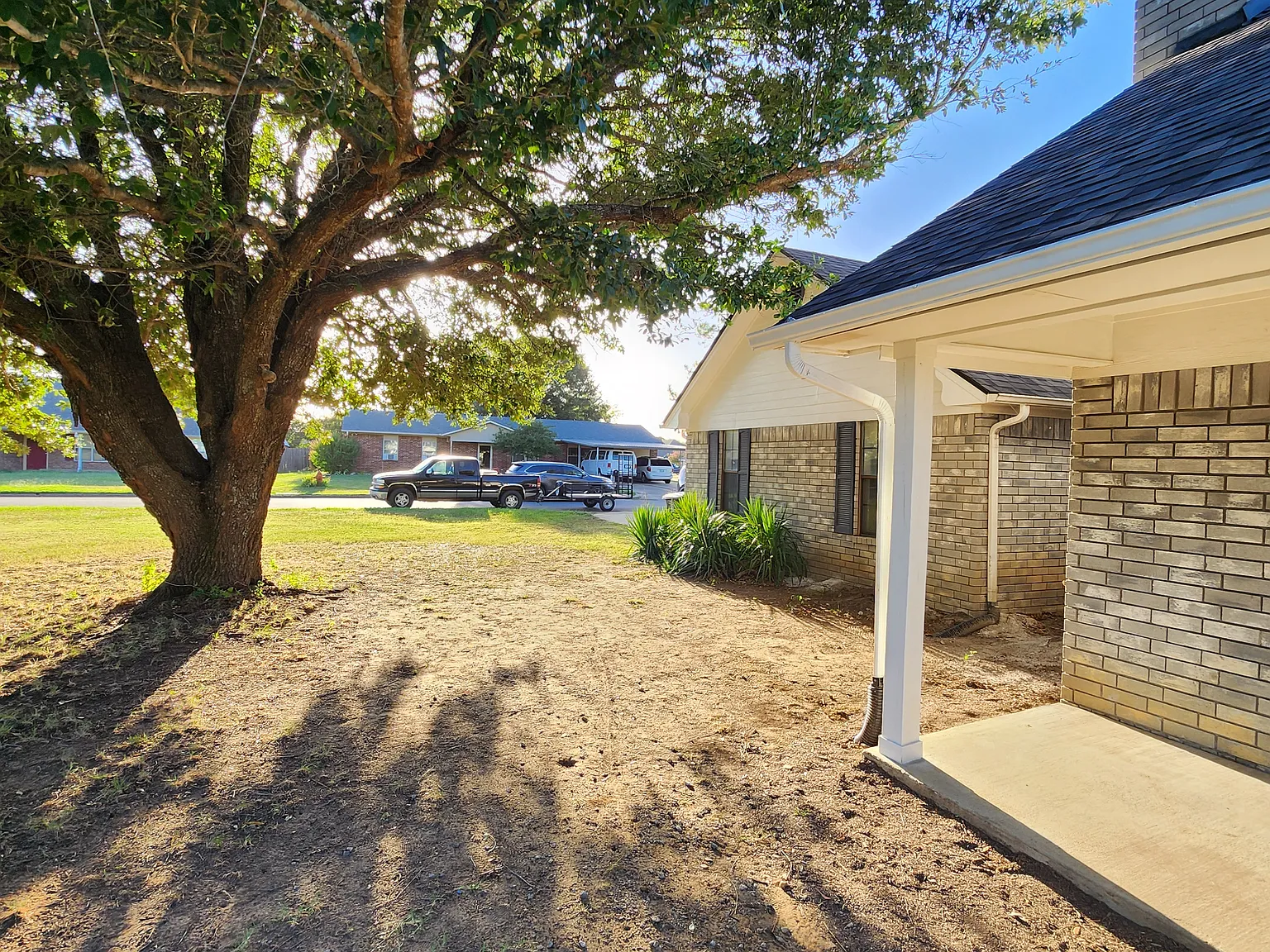2714 Forrest Cir — Photo 4