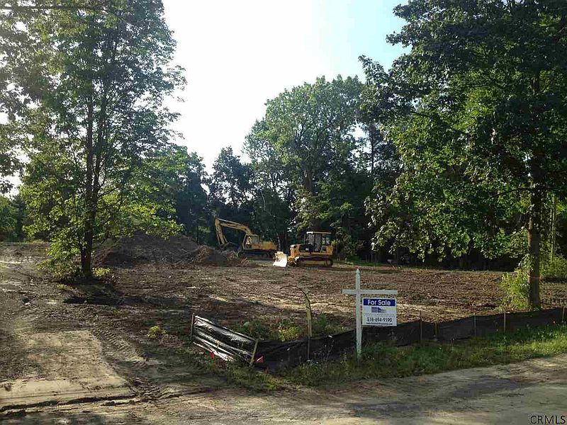 4th image of 24 FAIRVIEW Road