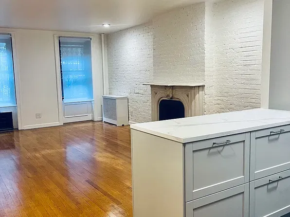 230 Carroll St #1, Brooklyn, NY 11231