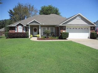 2004 Barrington Dr, Lavaca, AR 72941