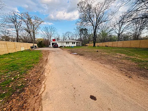 105 Lakeland Dr Photo 1