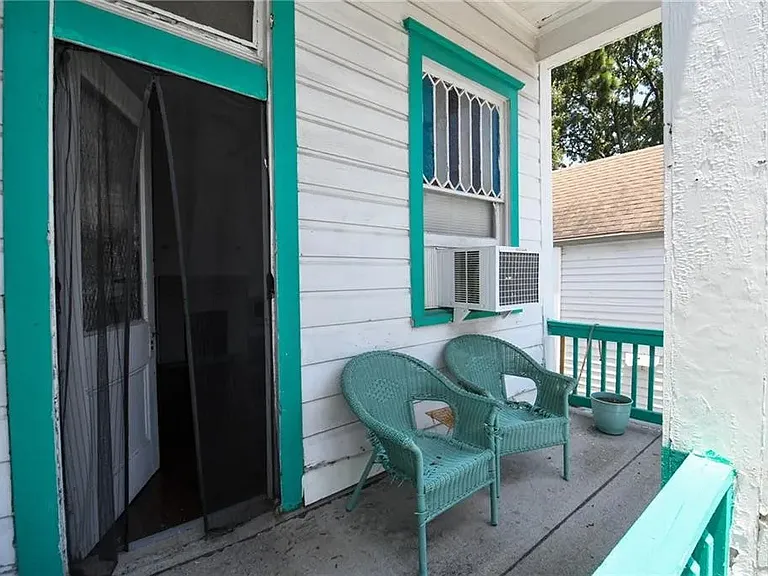 1800 Dante Street - - — Photo 7