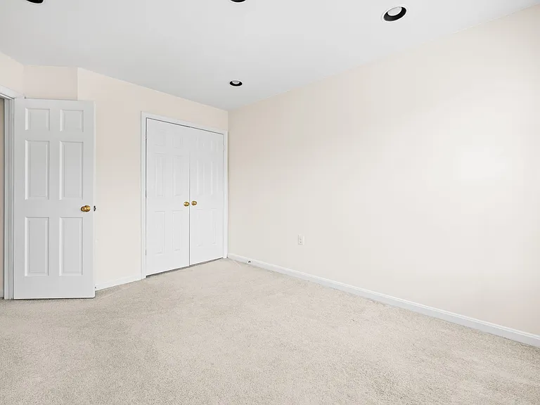 2902 Jessica Ct — Photo 28