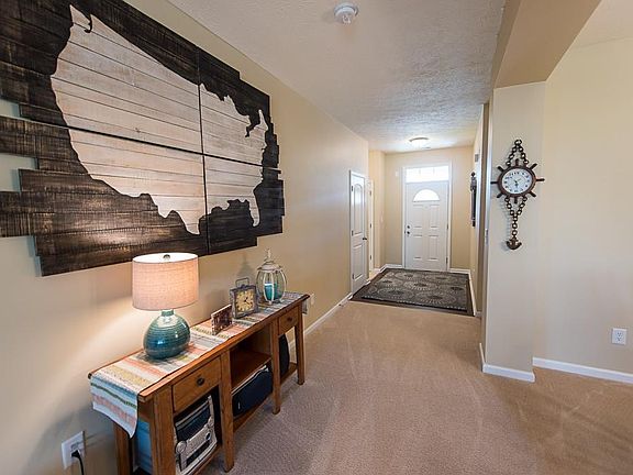 5th image of 9753 Brook Wood Dr