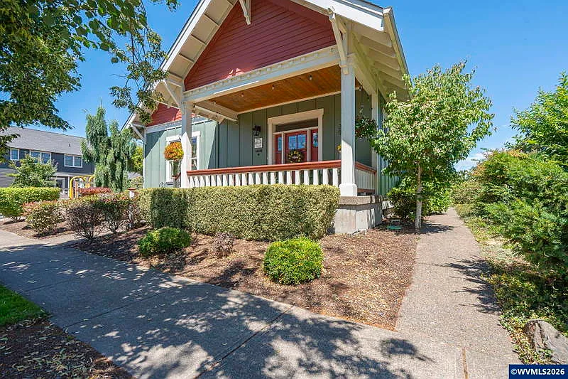 400 Emerson Ln