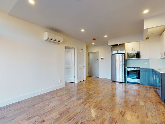 4th image of 13828 Queens Blvd APT 4H