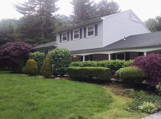 198 Woodcrest Dr, Freehold, NJ 07728