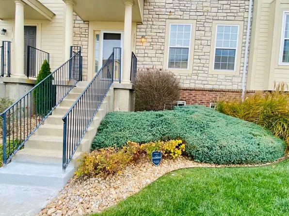 12337 S Tallgrass Dr, Olathe, KS 66061