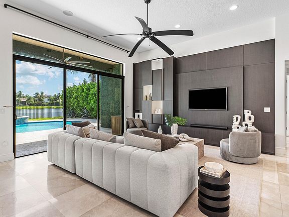3rd image of 16872 Pavilion Way