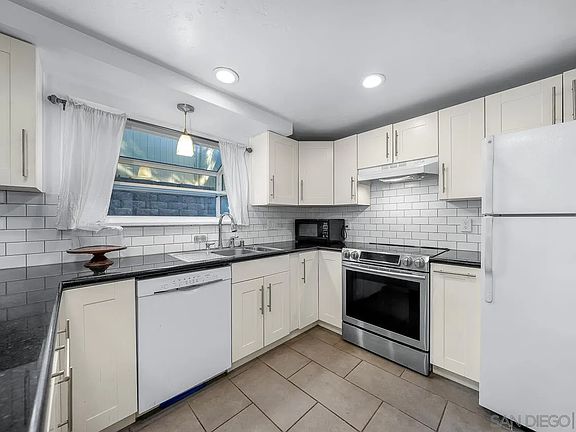 5th image of 8420 Fanita Dr APT 16