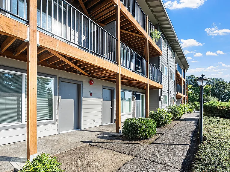 Cascade Vista — Photo 2