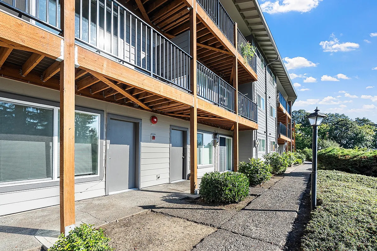 Building Photo - Cascade Vista