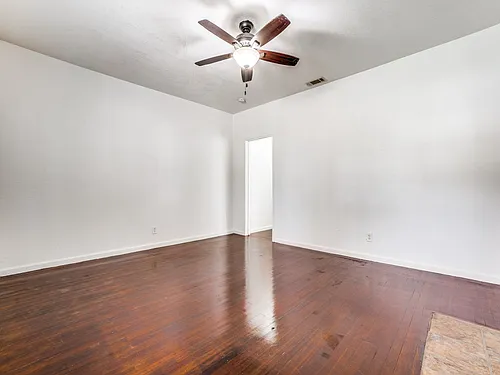 1628 Poplar St Photo 1