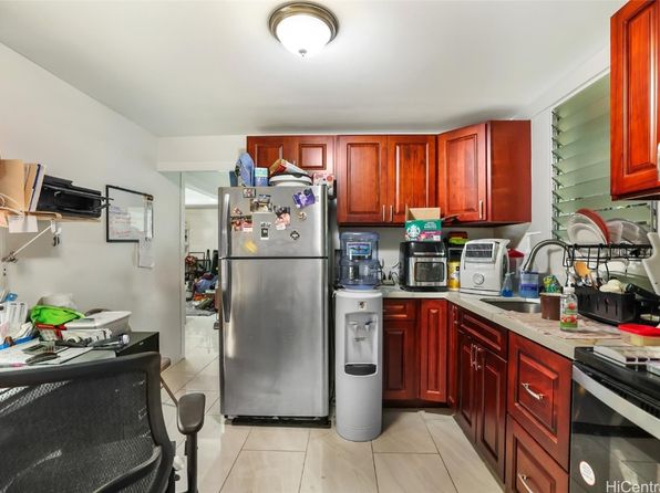 honolulu-hawaii-82428695 picture