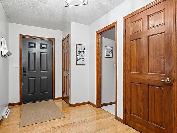 5th image of 803 N Iowa Ave