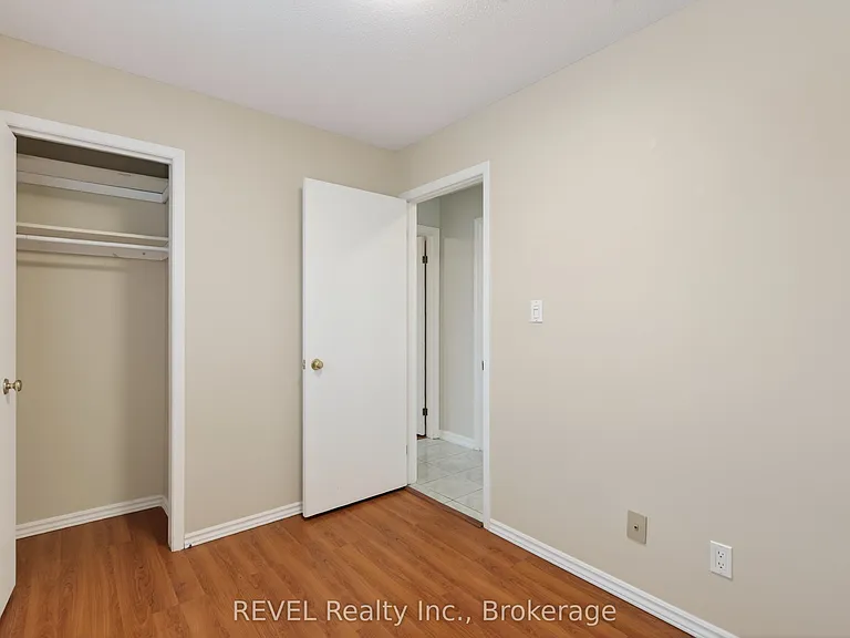 6166 Wildrose Cres #UPPER — Photo 18