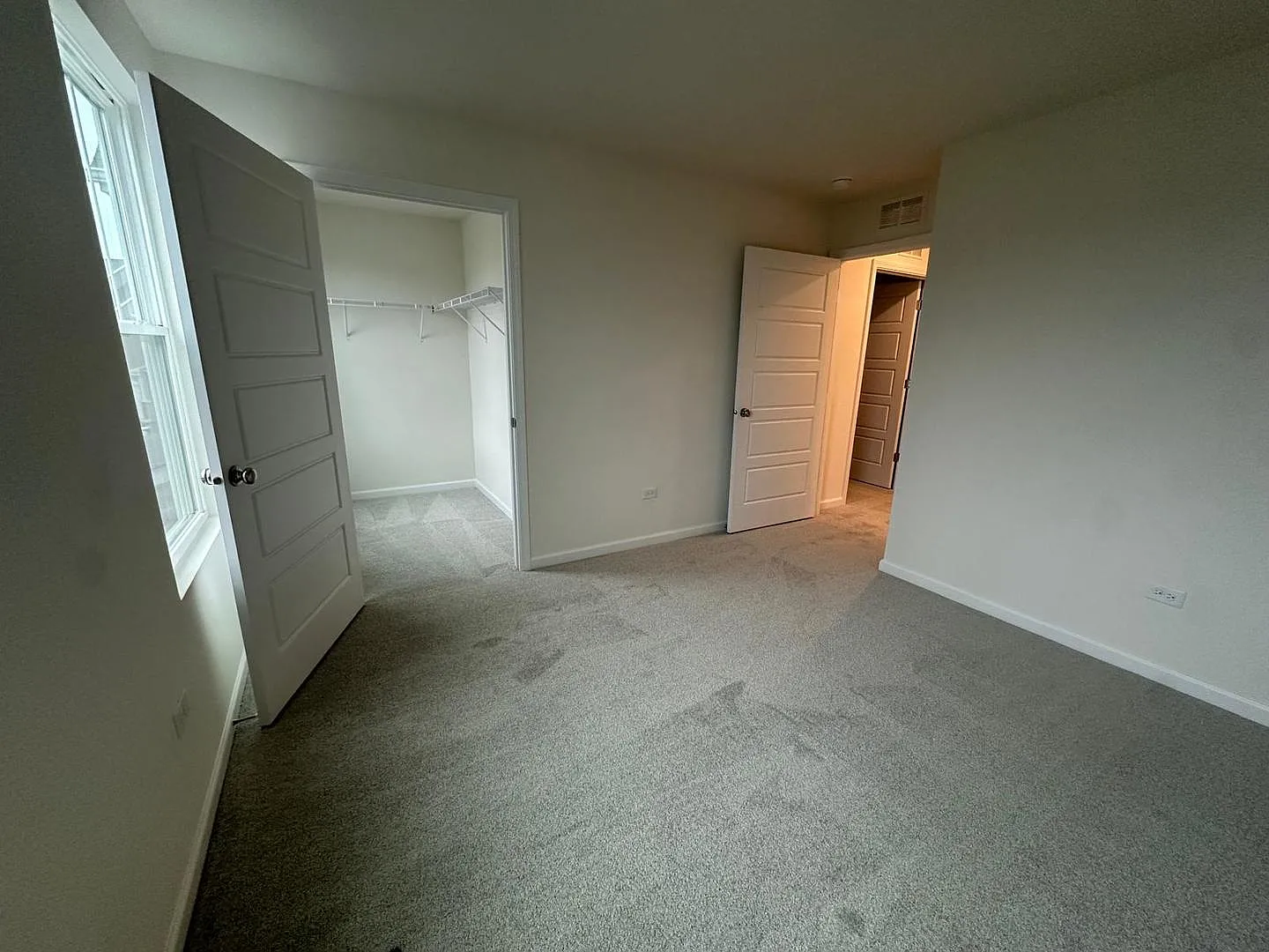 3 bed, 2.5 bath, 1883 sqft, $3,150 — Photo 2
