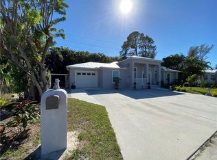 12175 Hibiscus Dr, Fort Myers, FL 33908
