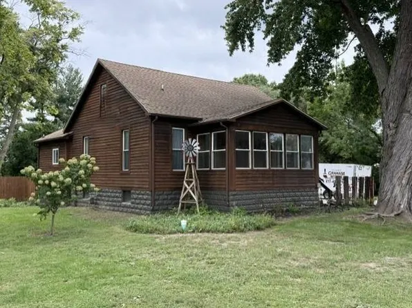 1000 W 6th St, Beardstown, IL 62618