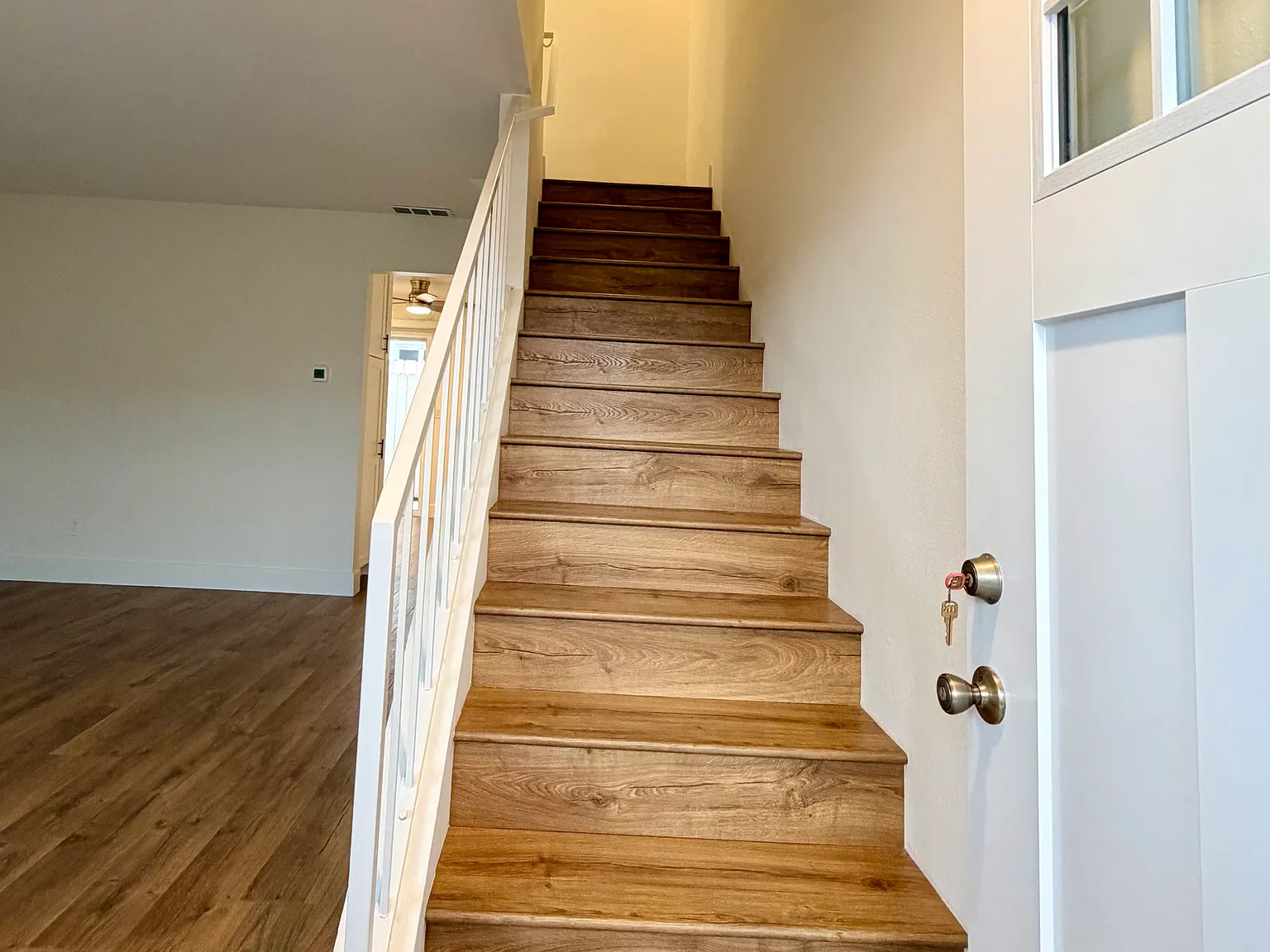 2 bed, 1.5 bath, 1050 sqft, $3,700 — Photo 3