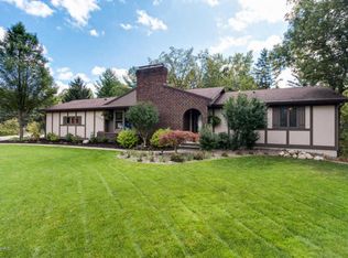 2140 Kruppvilla Dr NE, Grand Rapids, MI 49503