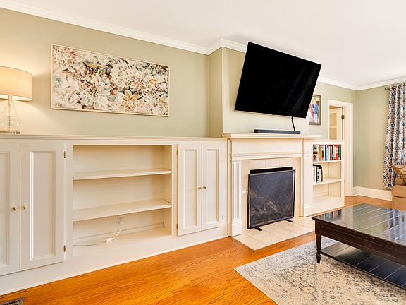 3rd image of 1407 Peter Pan Rd