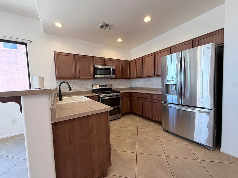 1024 Horner Dr — Photo 4