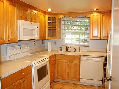 2 bed, 1035 sqft, $1,865 — Photo 2