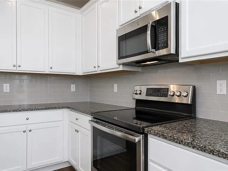 3370 Highbury Way — Photo 8