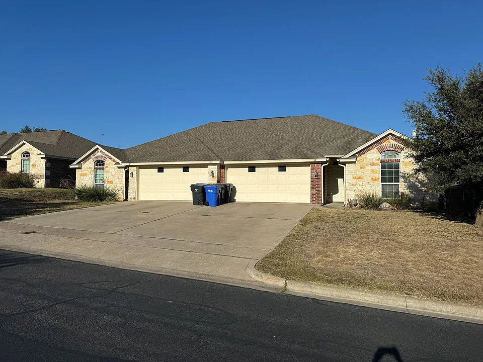 205B Chapel Trail Cir