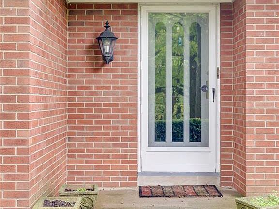 2nd image of 4567 Larkspur Ln