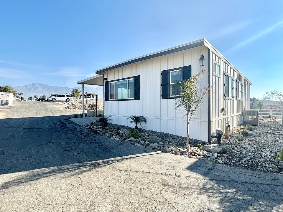 1134 Villa Calimesa Ln