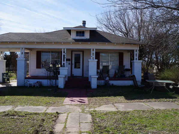 404 W 8th St, Stroud, OK 74079