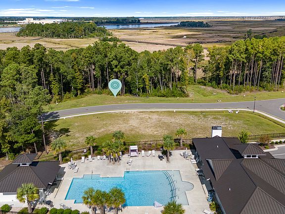 3rd image of 1547 Riverview Terrace