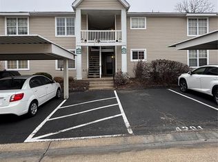 4205 Canal Dr, Florissant, MO 63034