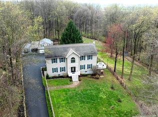 114 Moore Ln, Gap, PA 17527