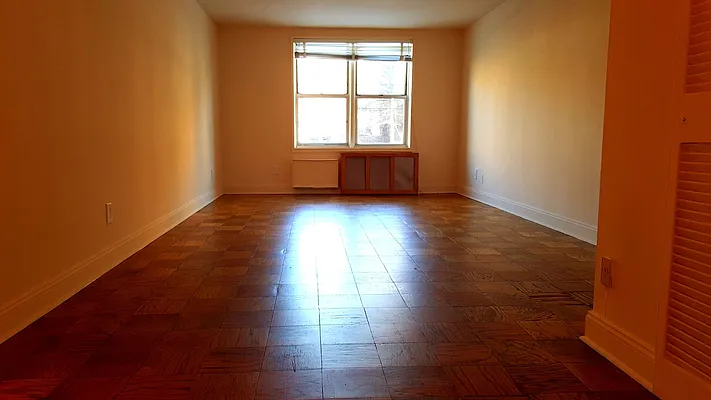 Rented by Realty Queens LLC | media 1