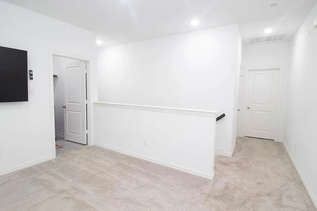 3 bed, 2.5 bath, 1757 sqft, $2,700 — Photo 3