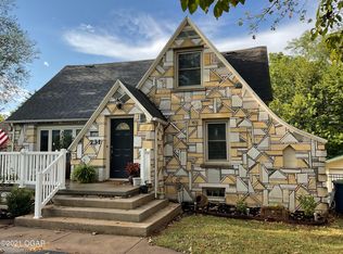 731 Oak Ridge Dr, Neosho, MO 64850