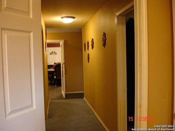 4th image of 215 Flores Oaks Dr