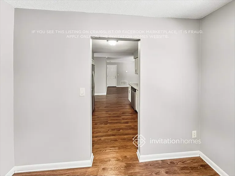 900 Vincent Dr — Photo 9