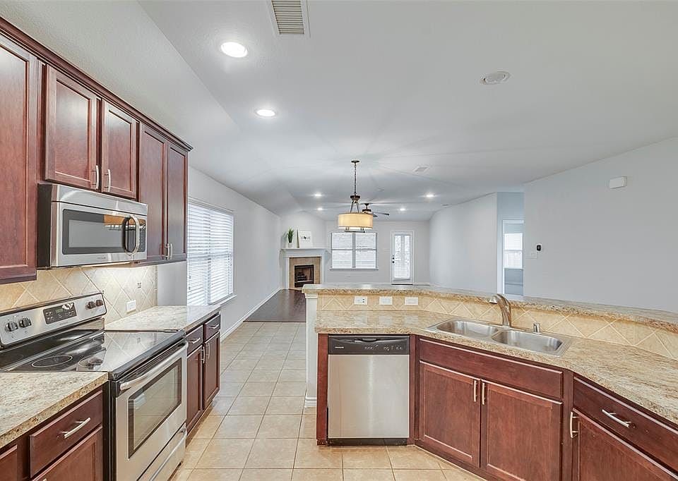 15036 Seventeen Lakes Blvd, Roanoke, TX 76262 Zillow