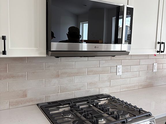 4th image of 2725 Berkshire Way