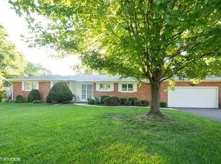 516 Meyer Ct, Aurora, IL 60506