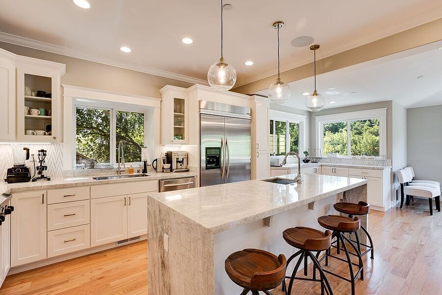 1st image of 3341 Oak Knoll Dr