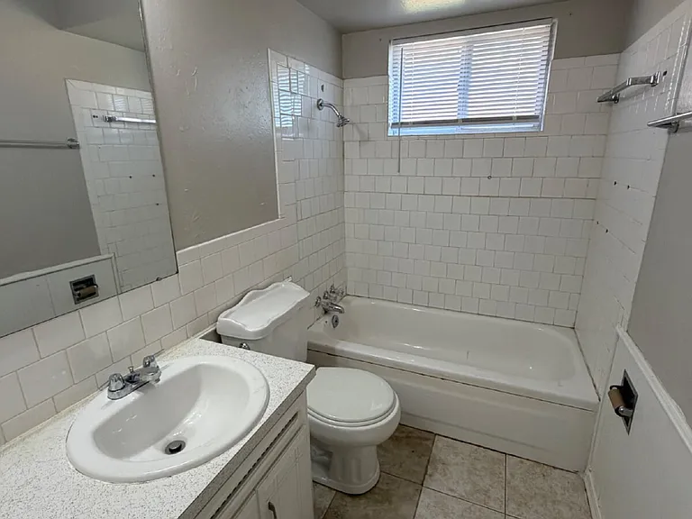 3216 Dentwood Ter — Photo 9